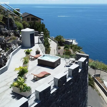 Castelo Do Mar, Madeira