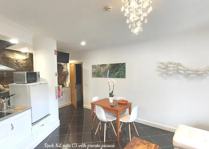 Castelo Do Mar, Madeira Apartment *